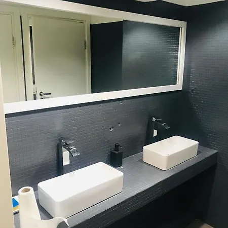 Warsaw City Center Rooms Hostal
