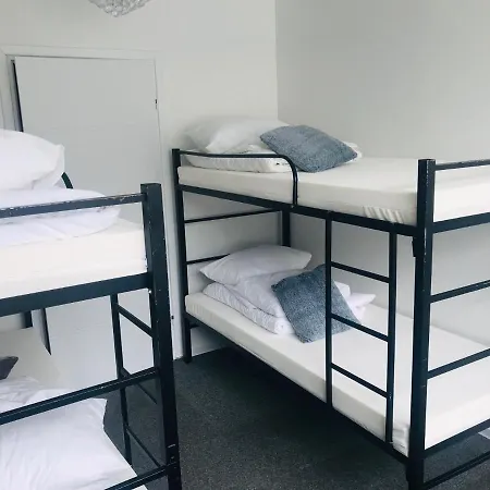Warsaw City Center Rooms Hostal