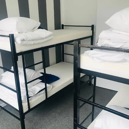 Warsaw City Center Rooms Hostal