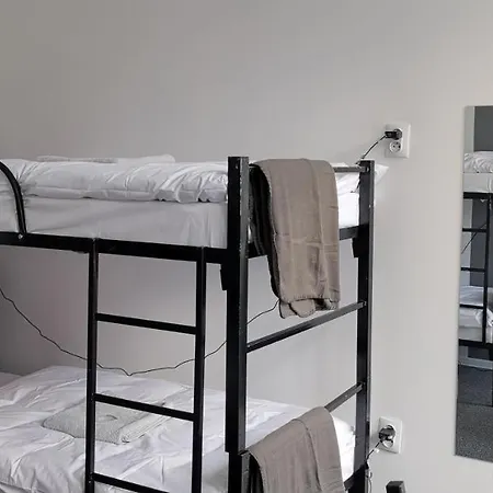 Warsaw City Center Rooms Hostal *