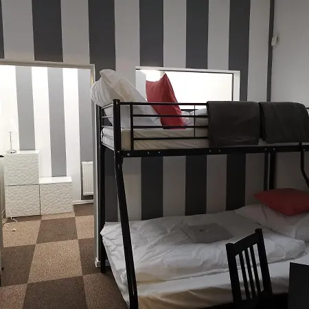 Warsaw City Center Rooms Hostal
